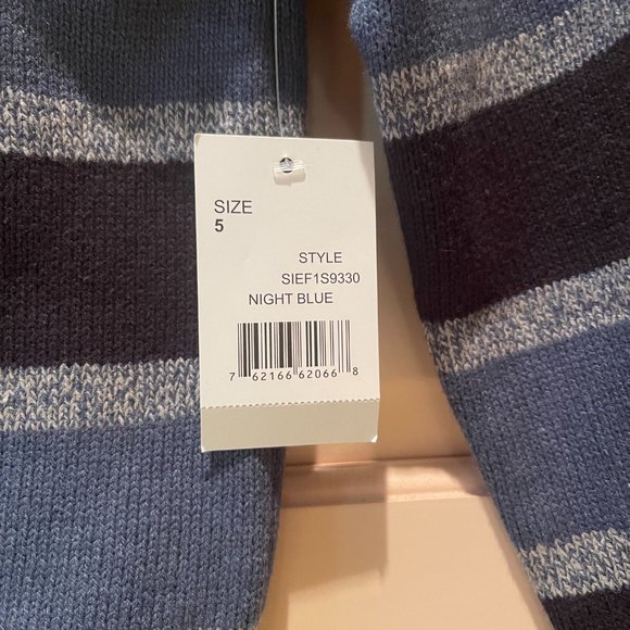 Sweater - Picture 2 of 3